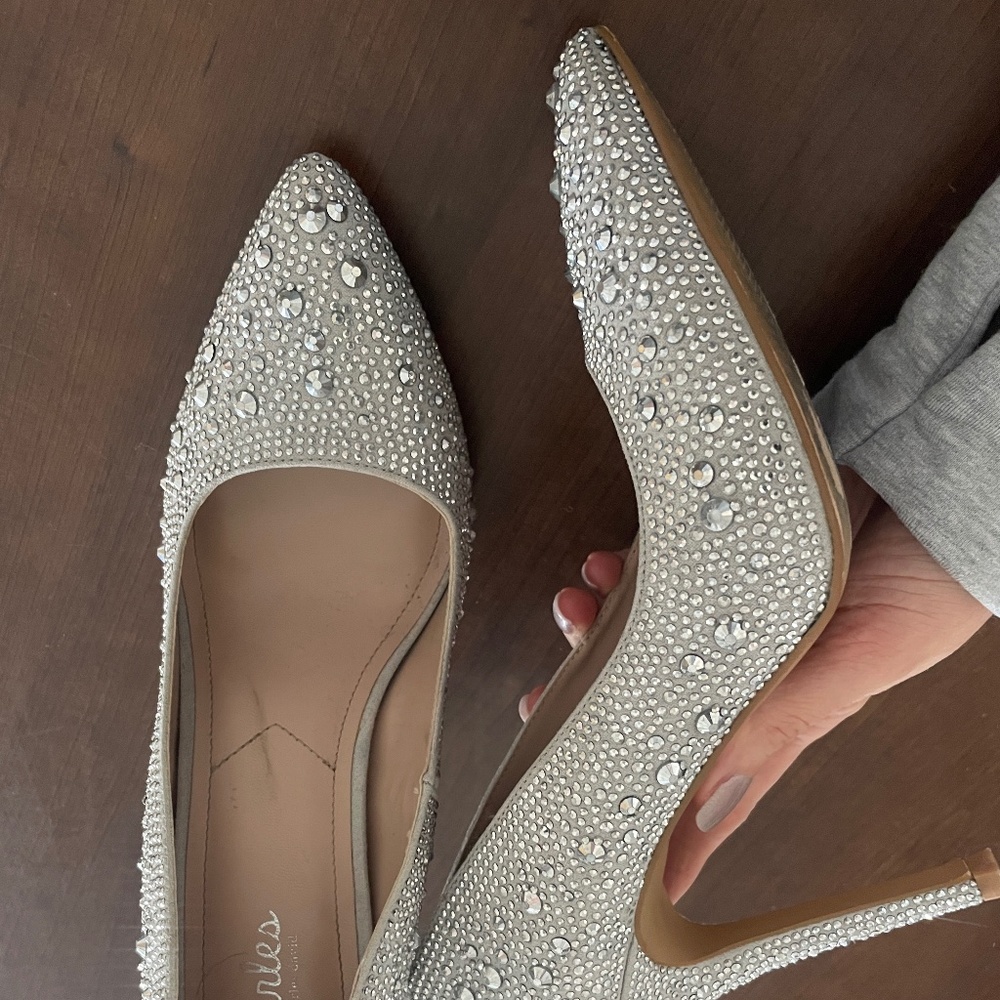 Charles David Size 7.5 Glitter Pumps